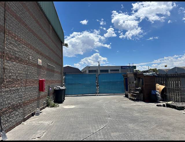 2,443M² WAREHOUSE TO LET IN EPPING INDUSTRIAL